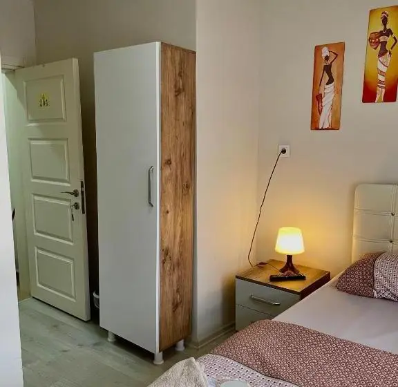 اتاق استاندارد یک نفره, Teki̇nler Otel