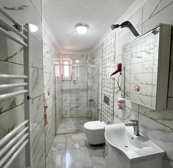 اتاق استاندارد با بالکن, Teki̇nler Otel