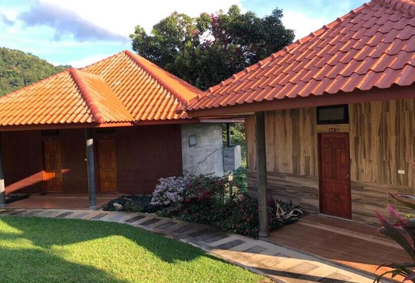 デラックスルーム, เลาลีฮิลล์รีสอร์ท Laulee Hill Resort