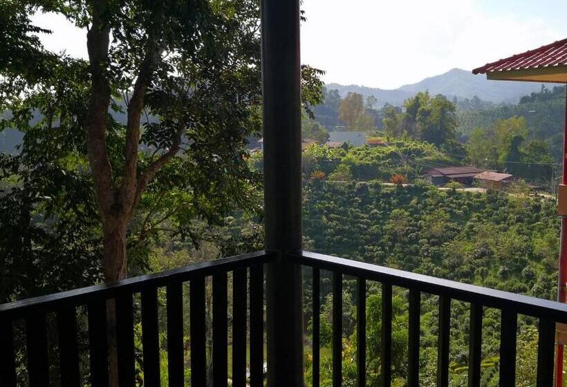キングサイズベッドのデラックスルーム, เลาลีฮิลล์รีสอร์ท Laulee Hill Resort