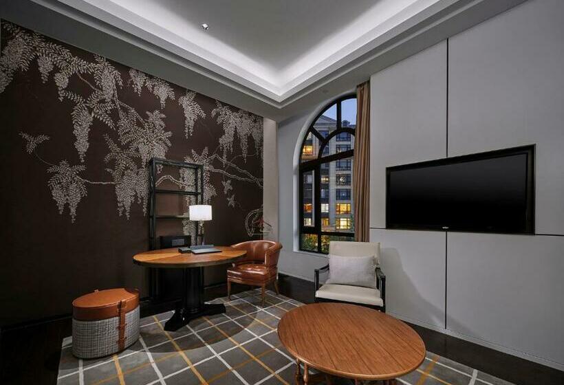 Büyük Çift Kişilik Yataklı Executive Oda, Hilton Beijing Daxing