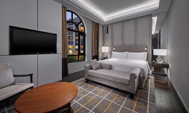 Büyük Çift Kişilik Yataklı Executive Oda, Hilton Beijing Daxing
