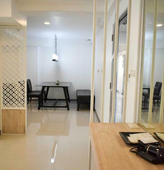 行政三人间, Loyy