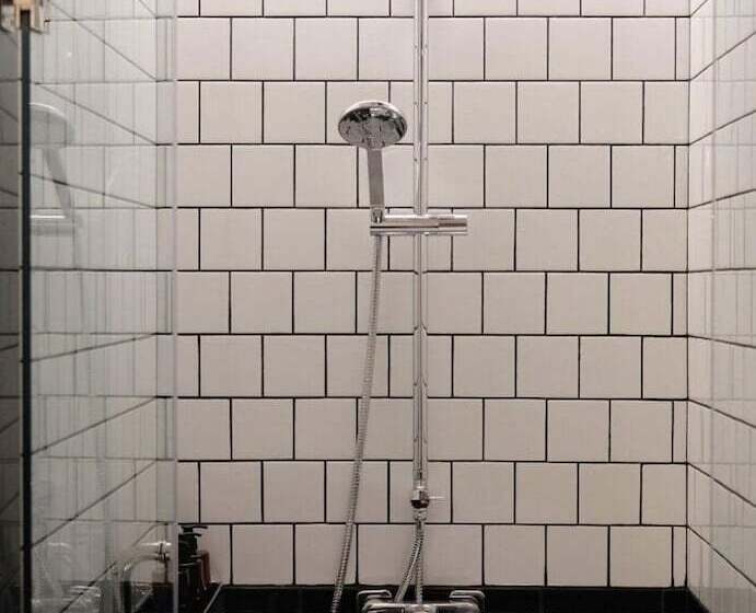 标准三人间, Loyy