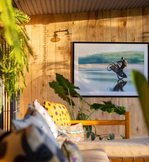 수피리어 스위트, Somos