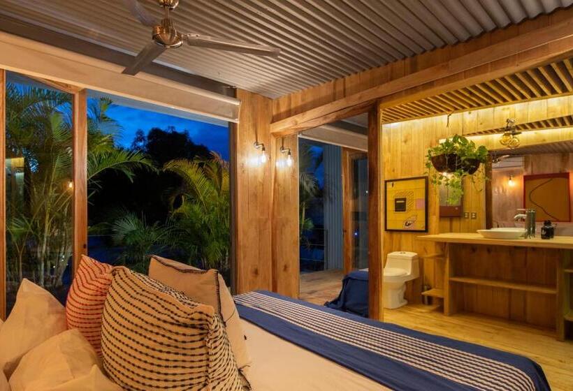 סוויטת סופריור, Somos