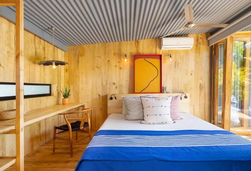 סוויטת סופריור, Somos