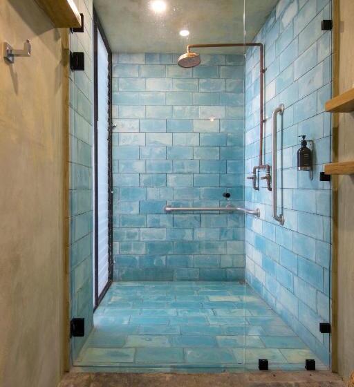 מיטה בחדר משותף, Somos