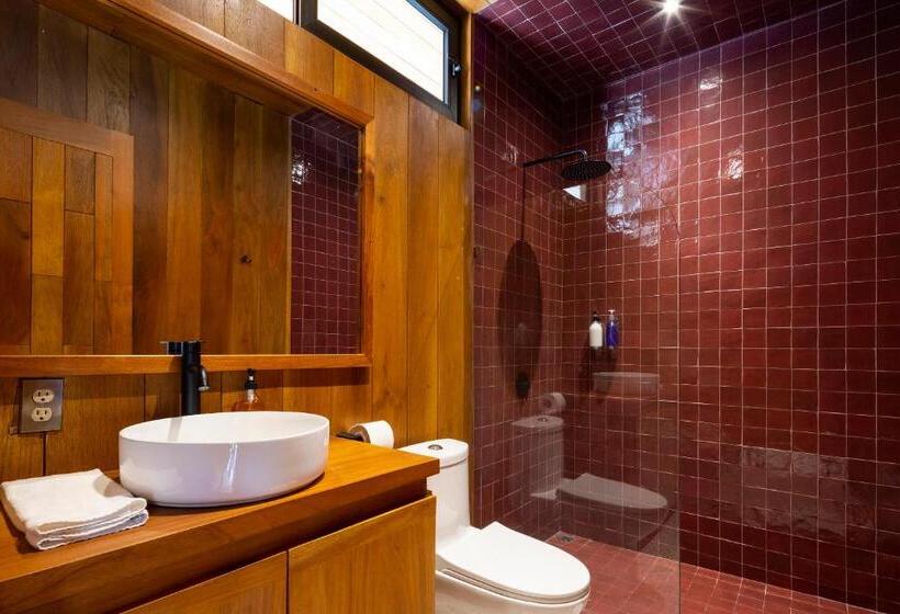 בקתה דלוקס, Somos