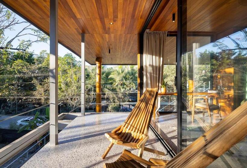 בקתה דלוקס, Somos