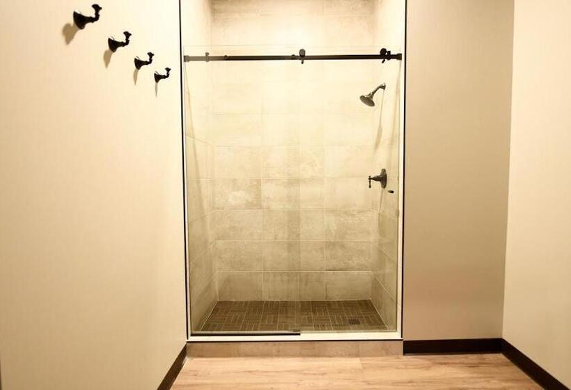 غرفة قياسية داخلية, Crosby Lofts