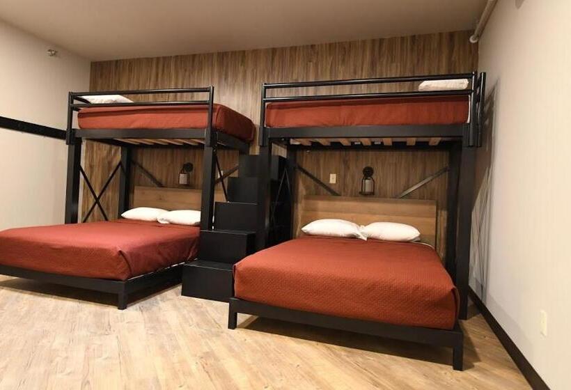 غرفة قياسية داخلية, Crosby Lofts