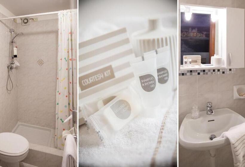 חדר סטנדרט לשלושה, Gilda