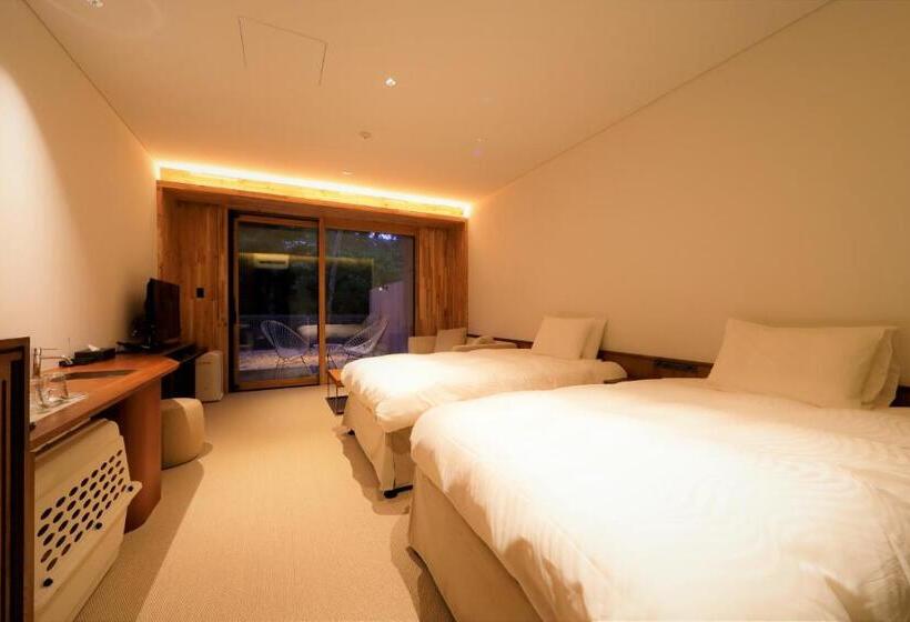 Номер Стандарт Вид на Сад, Regina Resort Kyukaruizawa