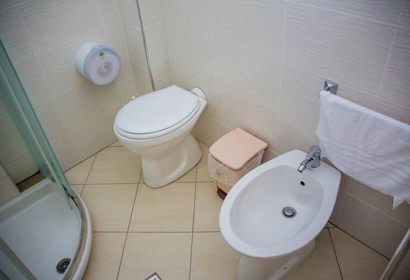 חדר סטנדרט לארבעה, נוף לים, Royal