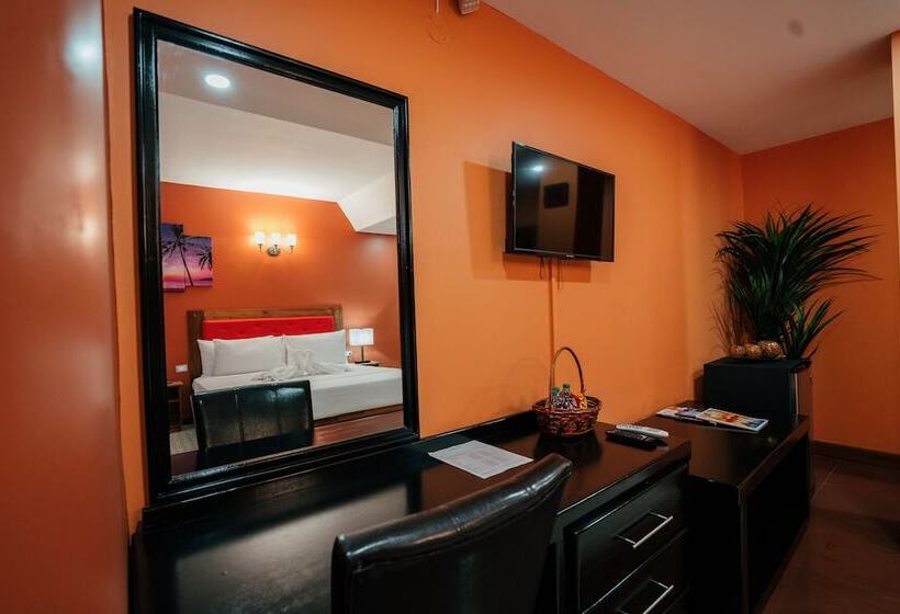 Deluxe Driepersoonskamer, Runway