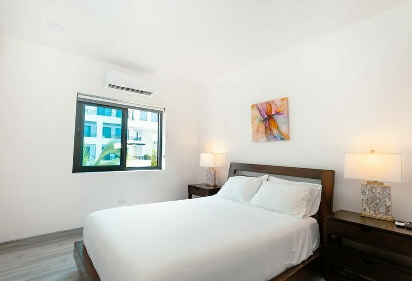 带两个卧室的顶楼公寓, Bluzen