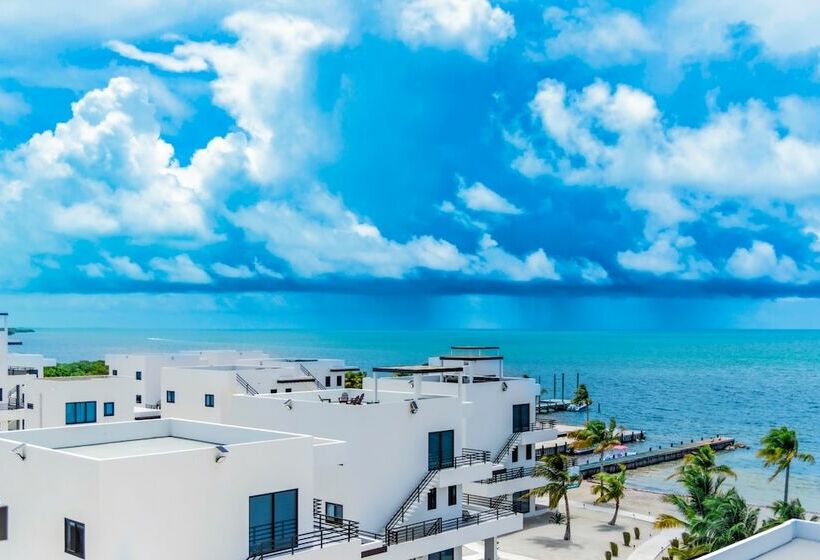 带两个卧室的顶楼公寓, Bluzen