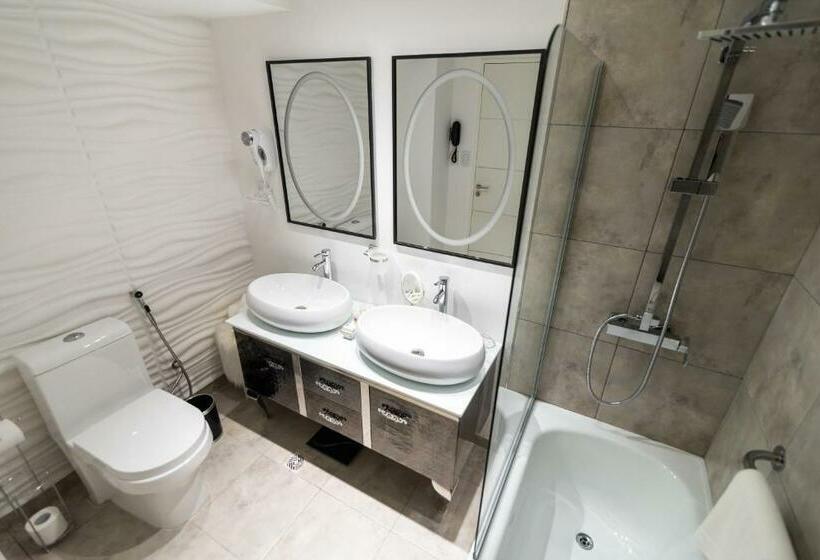 اتاق اکونومی, Ker San Telmo