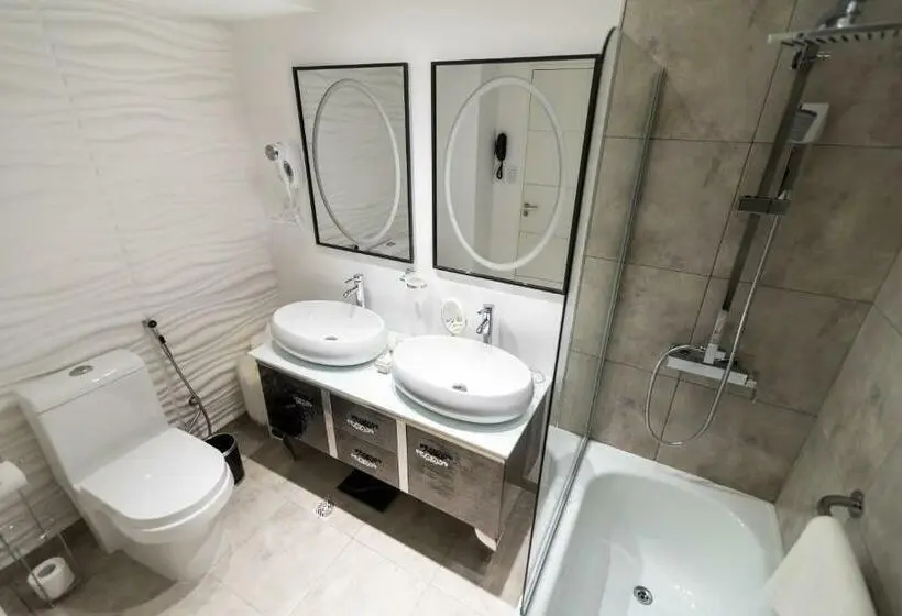 اتاق اکونومی, Ker San Telmo