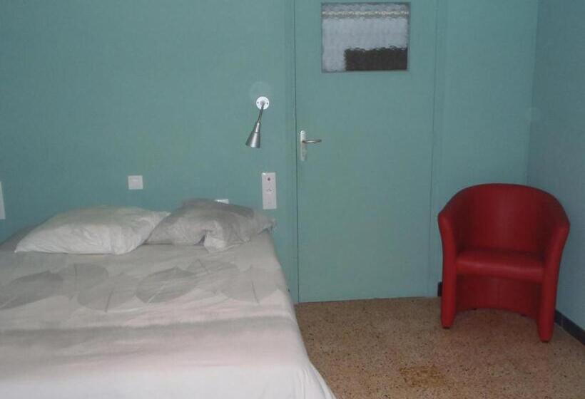 장애인을 위한 킹사이즈 침대 스탠다드 룸, Chez Baratier