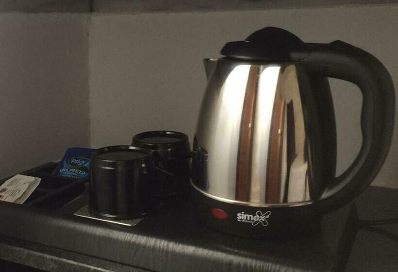 اتاق عادی, Anjo Azul