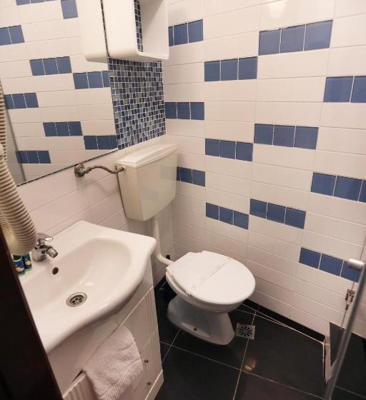 اتاق عادی, Anjo Azul