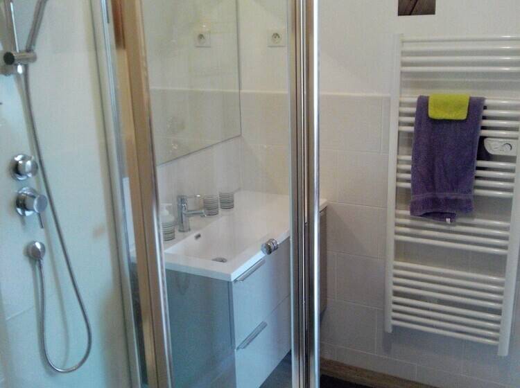 带双人床的经典房间, Chambres D Hôtes Le Clos De Gémozac