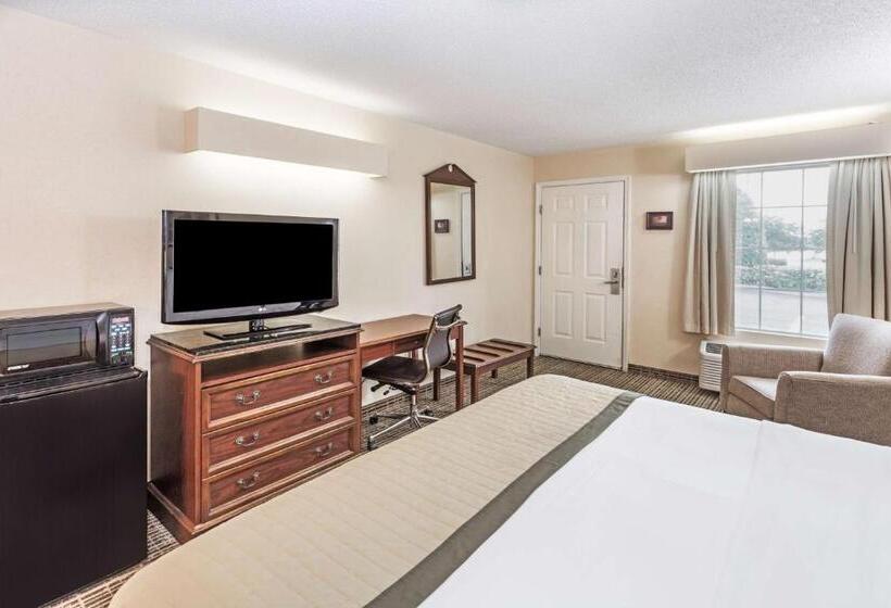带大床的标准间, Baymont By Wyndham Valdosta At Valdosta Mall