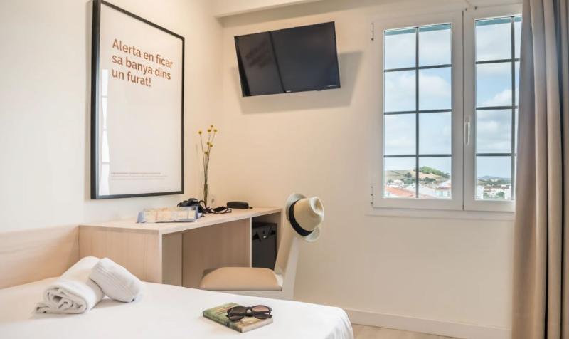 غرفة قياسية سرير كينج لذوى الإحتياجات الخاصة, Baymont By Wyndham Valdosta At Valdosta Mall