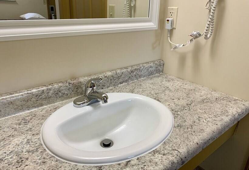 スタンダードルーム, Kingsway Inn