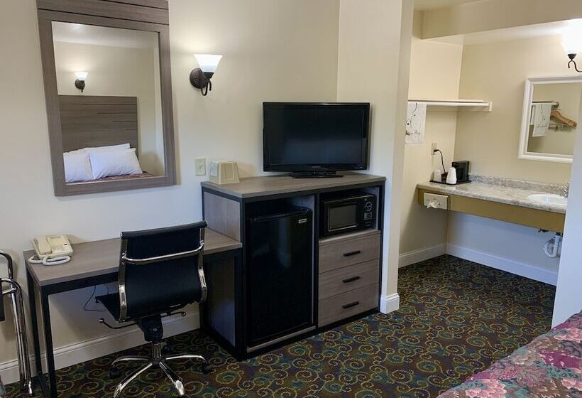 Номер Стандарт, Kingsway Inn