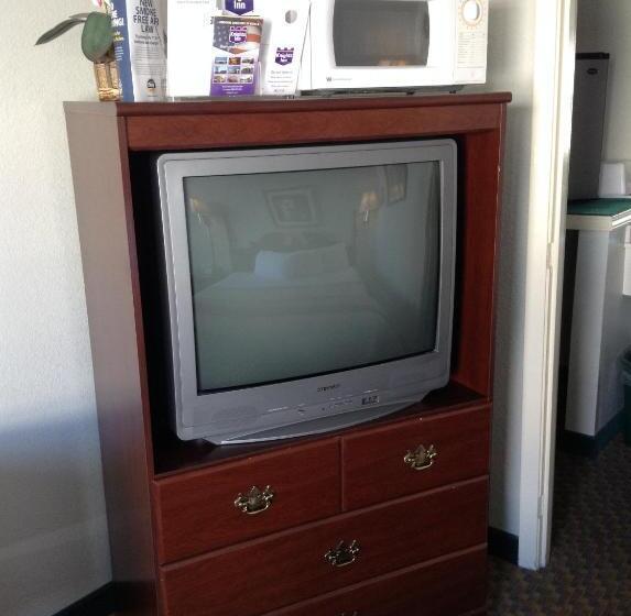 带大床的标准间, Knights Inn Peru