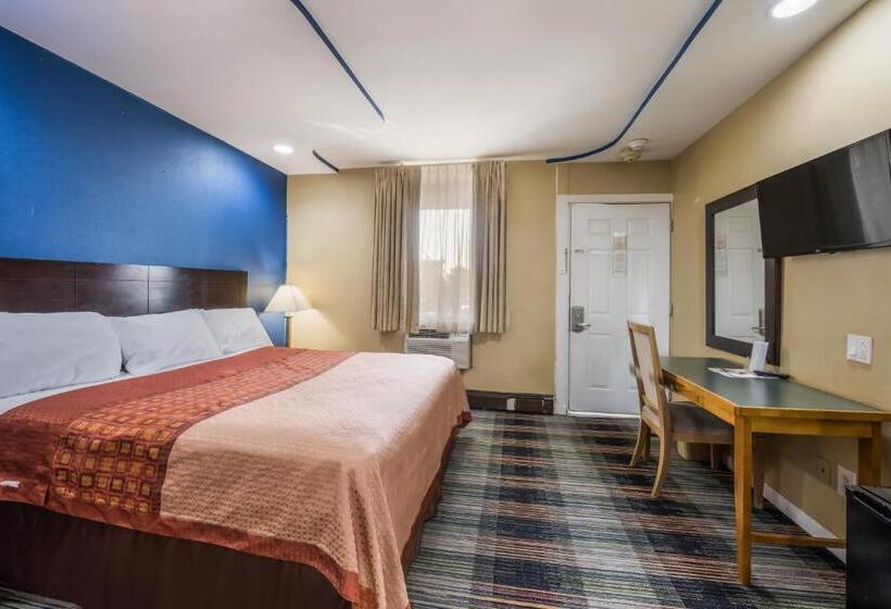 キングサイズベッドのデラックスルーム, Knights Inn Trevose