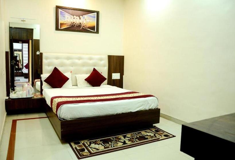 Номер Deluxe, Hari Palace