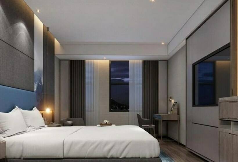 חדר סטנדרט, Naive S