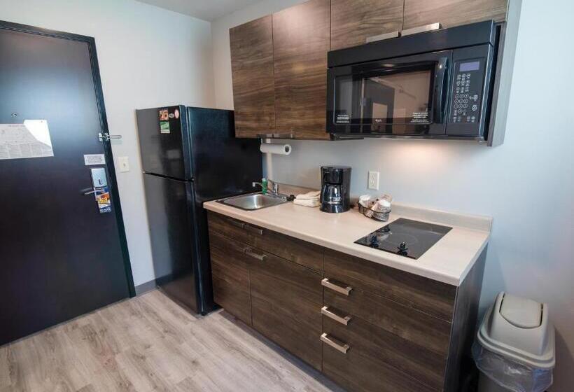 غرفة قياسية سرير كينج, My Place Hotel Watertown, Sd