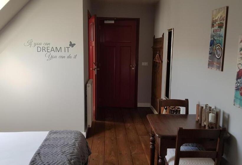 اتاق لوکس, Hart Van Bourdonck