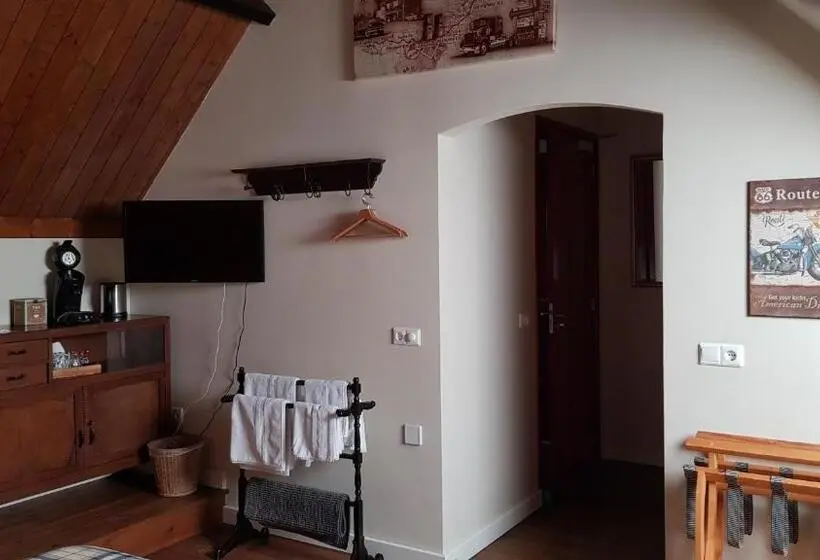 Deluxe Kolmen Hengen Huone, Hart Van Bourdonck