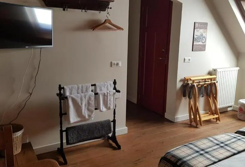 Deluxe Kolmen Hengen Huone, Hart Van Bourdonck