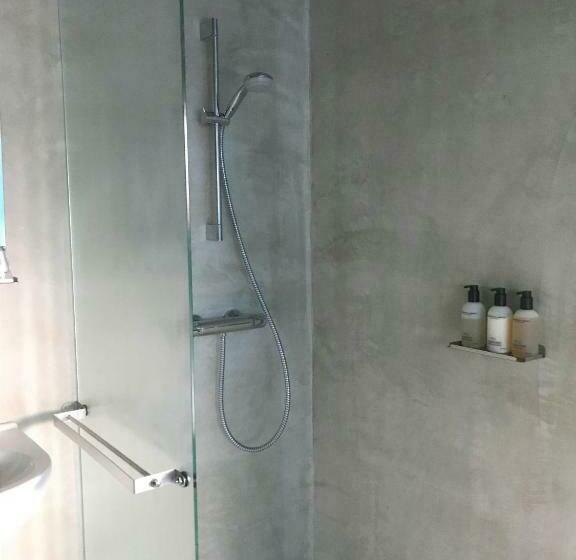 Номер Deluxe, Omke Jan