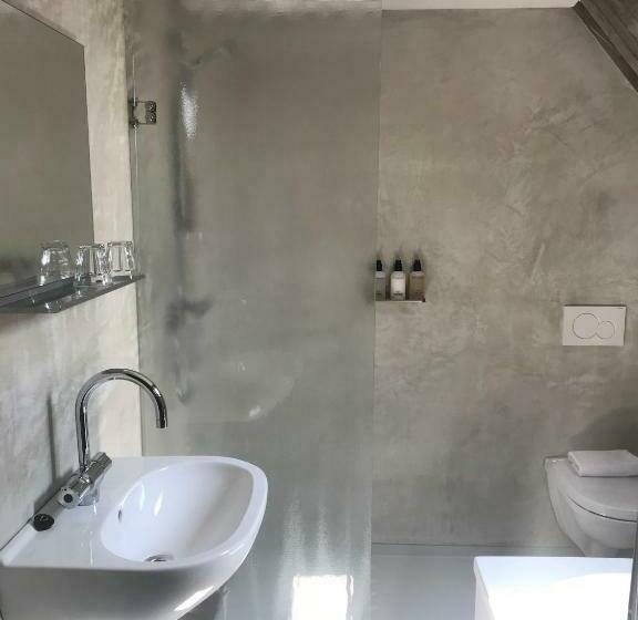 Номер Deluxe, Omke Jan