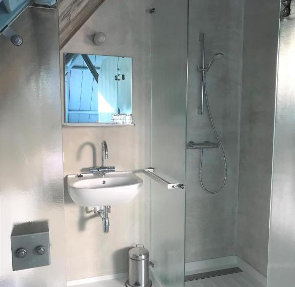 Студия Deluxe, Omke Jan