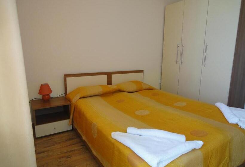 شقة غرفة واحدة, Yassen Holiday Village
