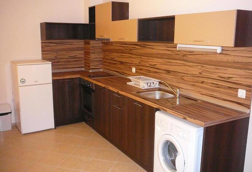 شقة غرفتين, Yassen Holiday Village