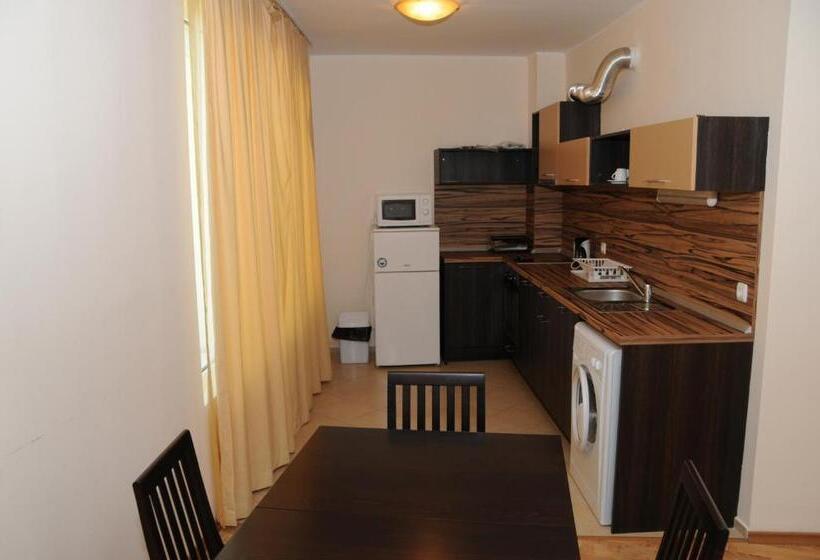 شقة غرفتين, Yassen Holiday Village
