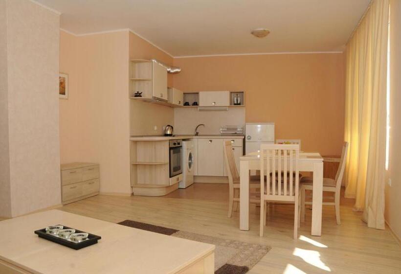 1 Bedroom Penthouse Apartment, Yassen Holiday Village