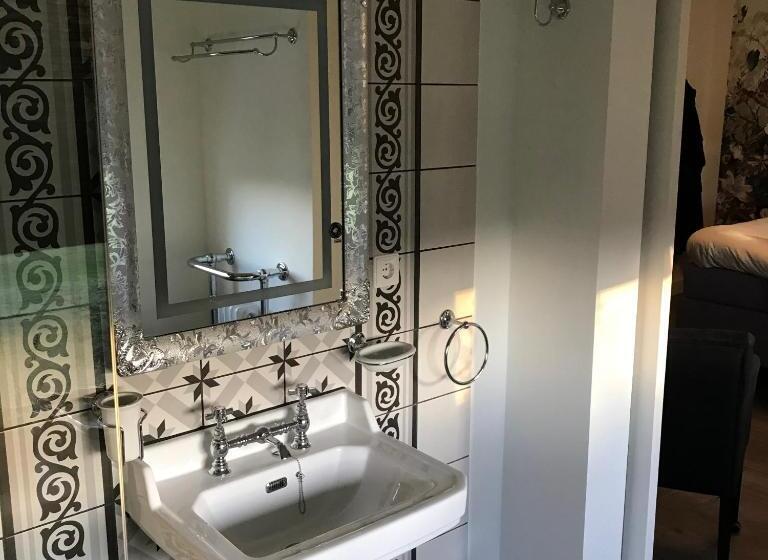디럭스 룸, B&b Holset70