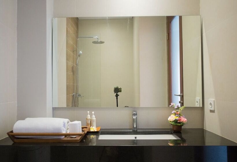 Номер Стандарт, Curve House Umalas