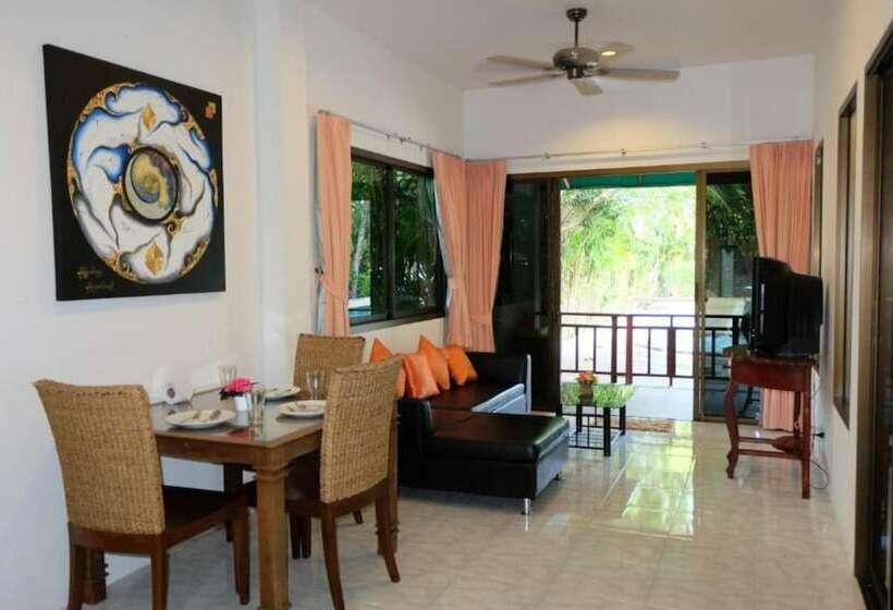 Sviitti Allasnäkymä, Rawai Suites Phuket